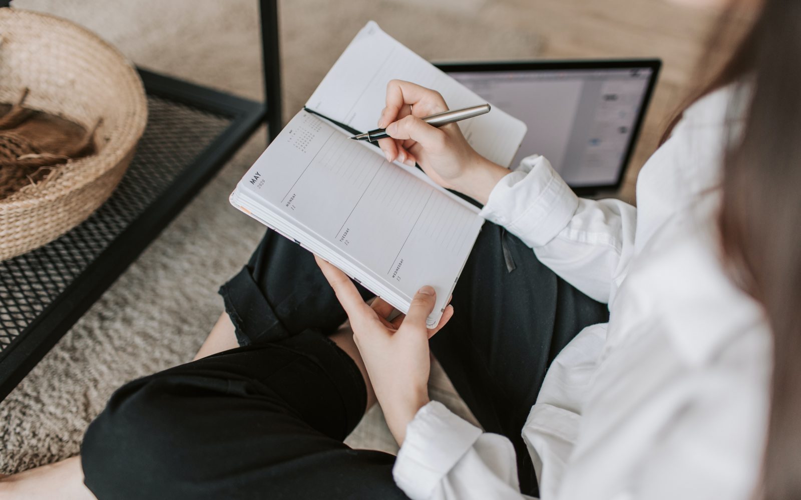 10 prednosti pisanja dnevnika in kako se ga lotiti