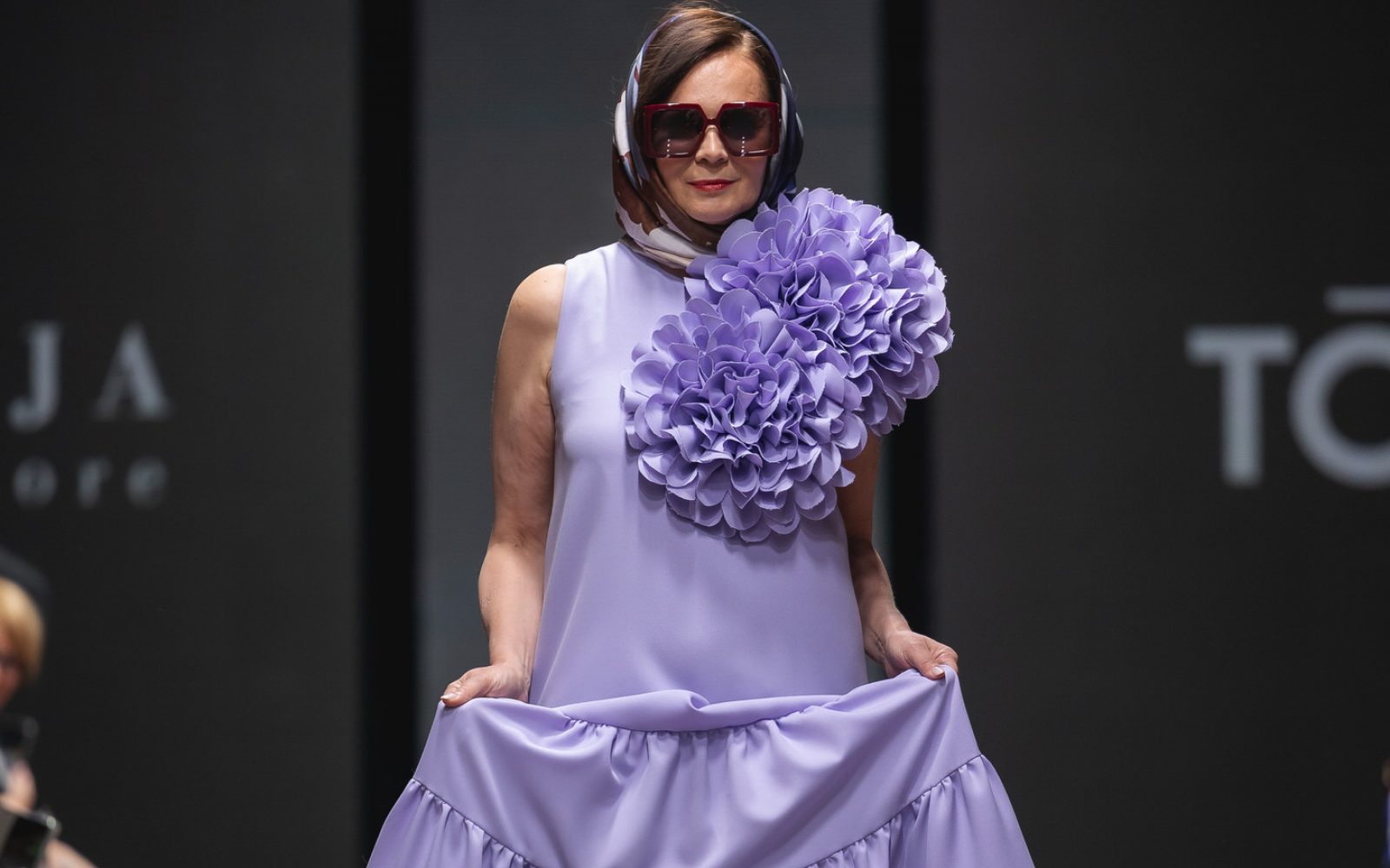 Na brvi ljubljanskega tedna mode tudi 56-letna “vražja dama”