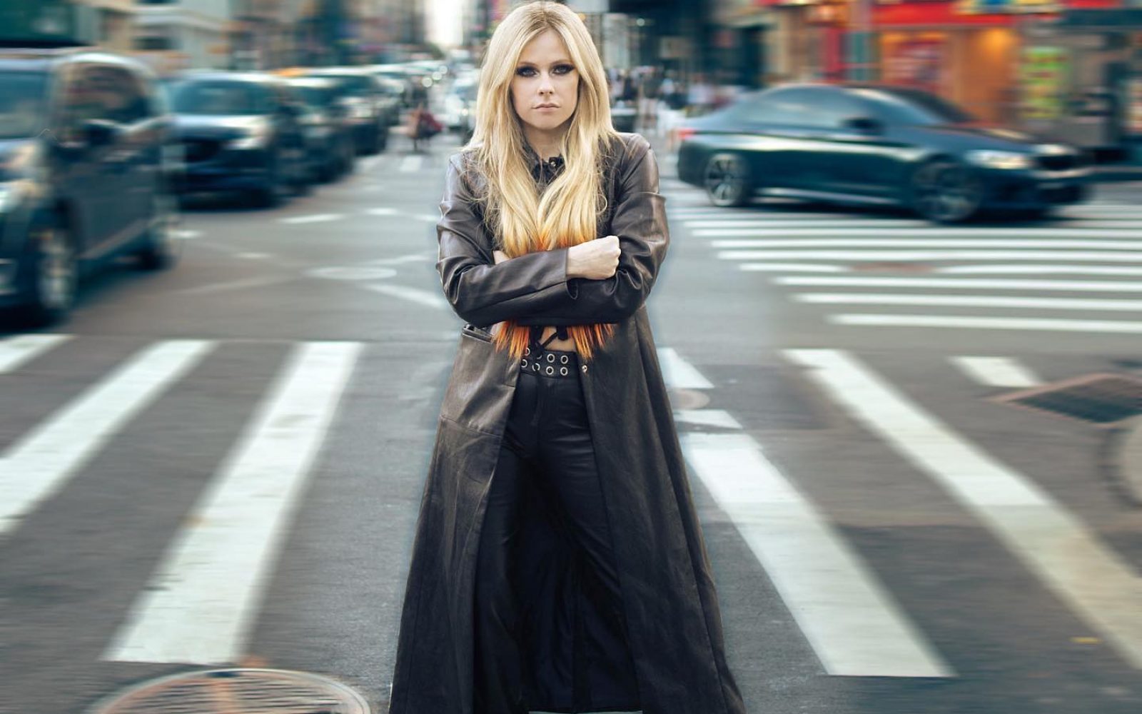 Je Avril Lavigne res nadomestil klon?