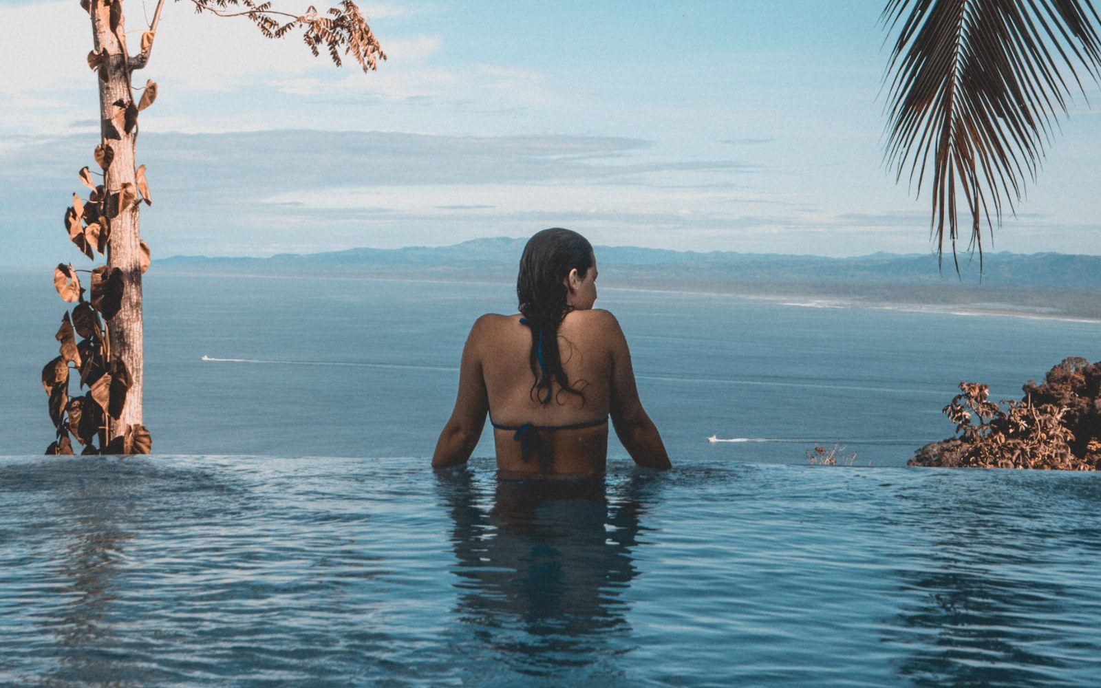 Razlike med sončarico in vročinsko kapjo