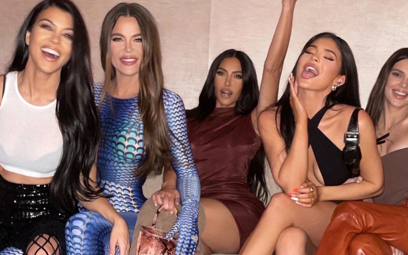 Slavni sestri Kim in Kylie sta siti iste stvari kot vi