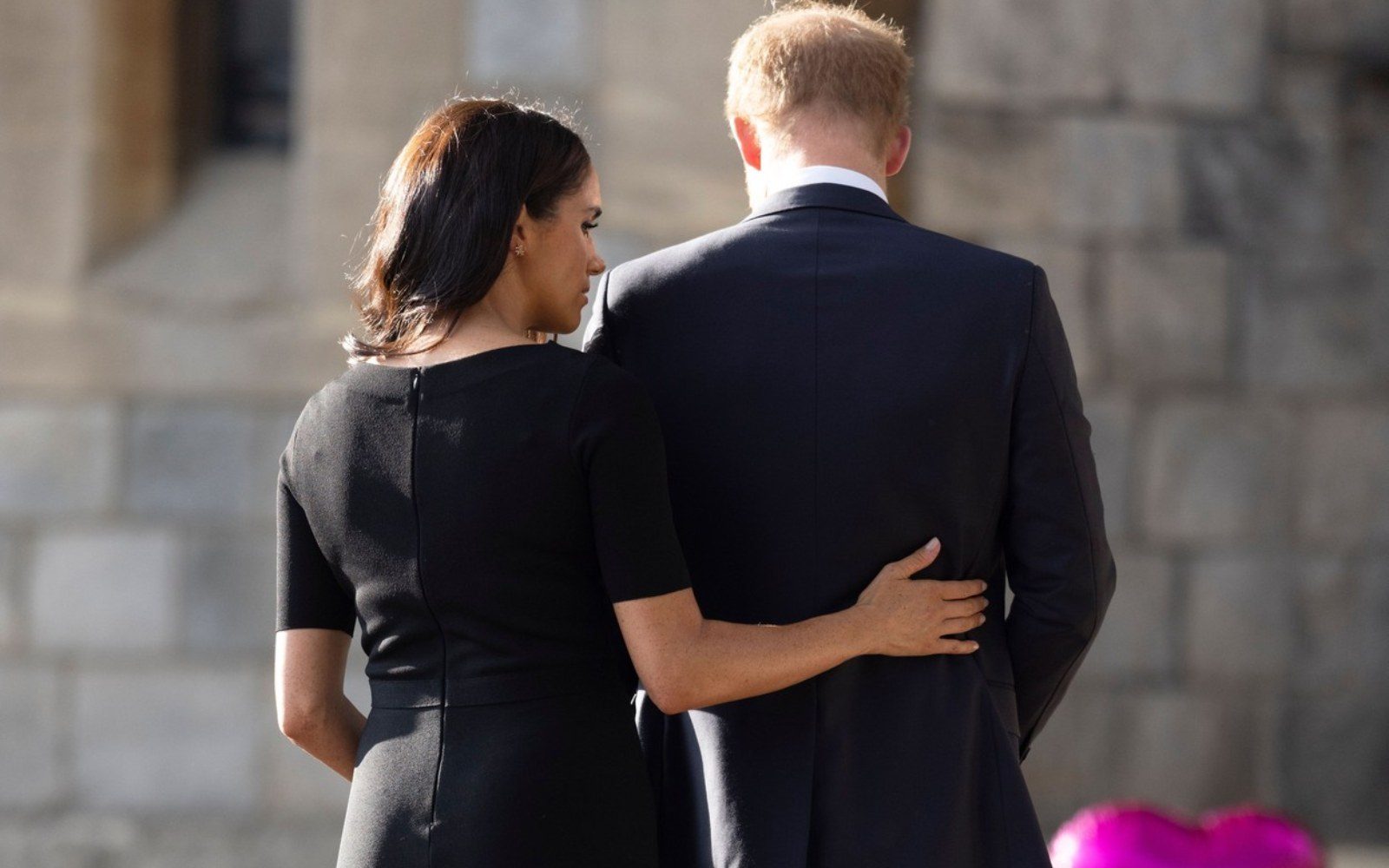 Nov udarec za Harryja in Meghan: kraljeva družina ju je degradirala