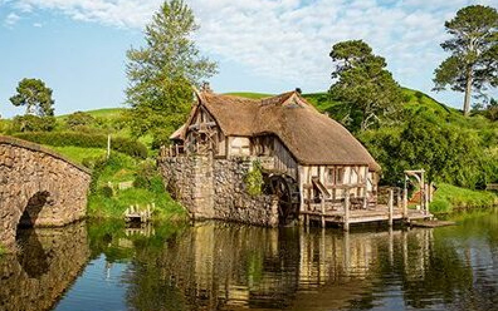 Za 6 evrov na noč lahko prespite v hiši priljubljenega hobita