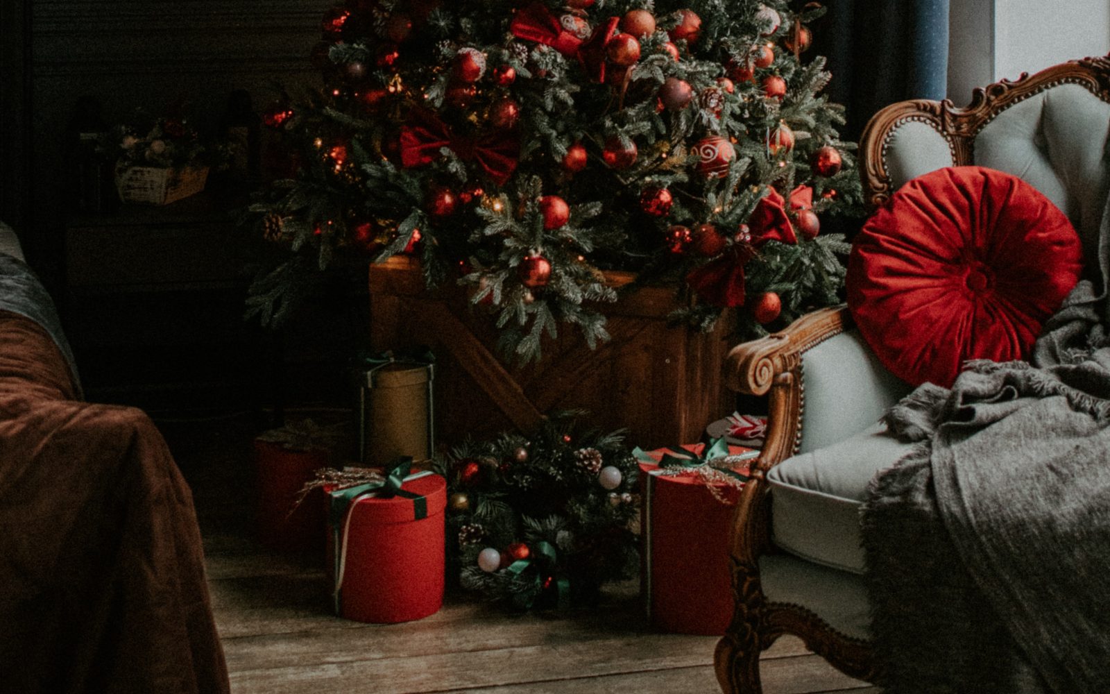 Vdrla v hišo igralca in skušala ukrasti darila izpod drevesca