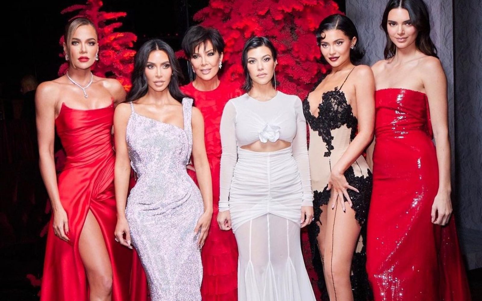 Med glamurjem in skromnostjo – tako so božič praznovali slavni in bogati