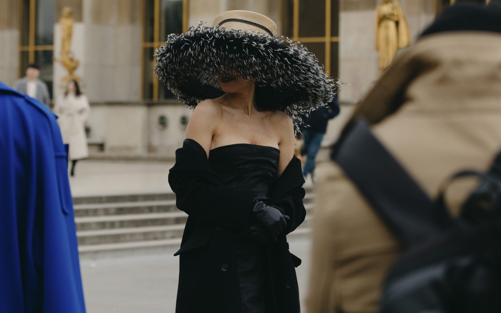 Je to dokaz, da se v modo končno spet vrača ženstvenost?