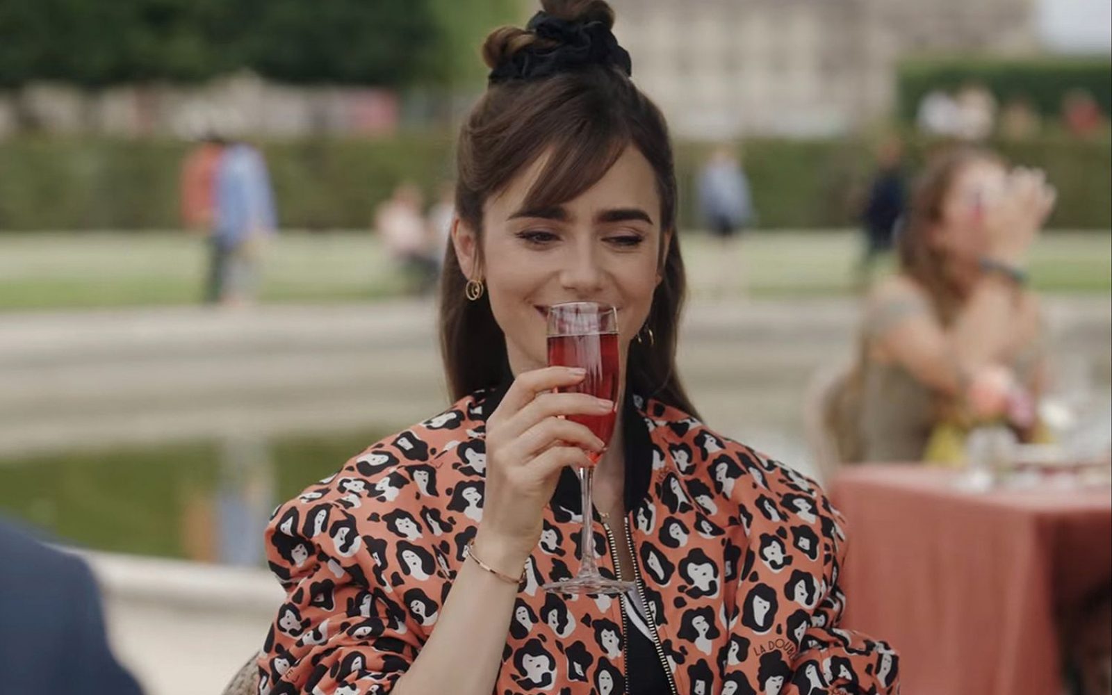 Po zaslugi Emily v Parizu že imamo najbolj priljubljeni koktajl leta 2023!