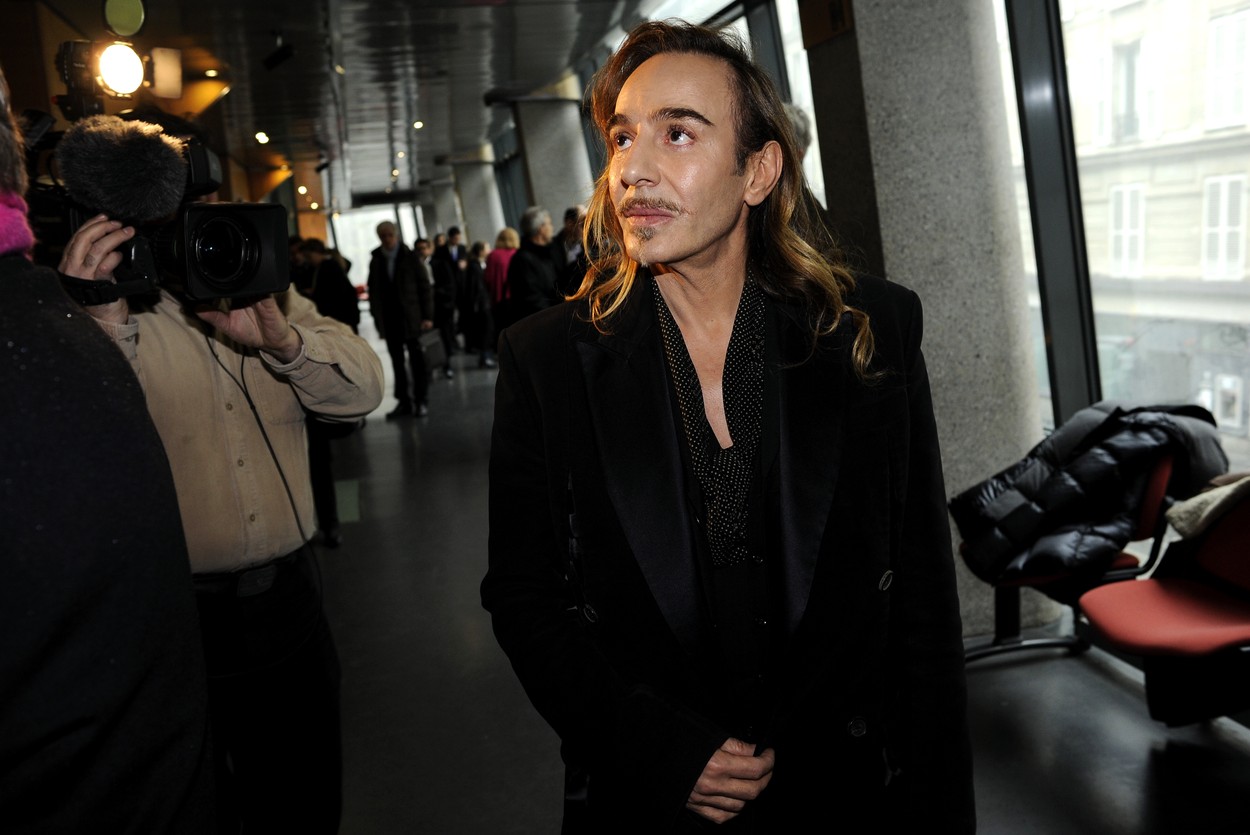 slika johna  galliana