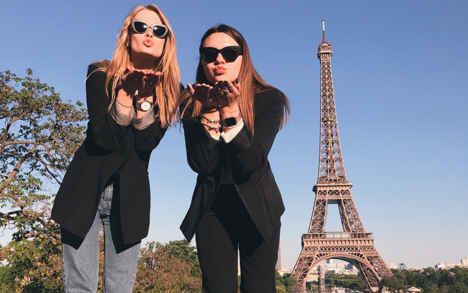 Kako živeti srečno življenje? Imejte prijatelje!