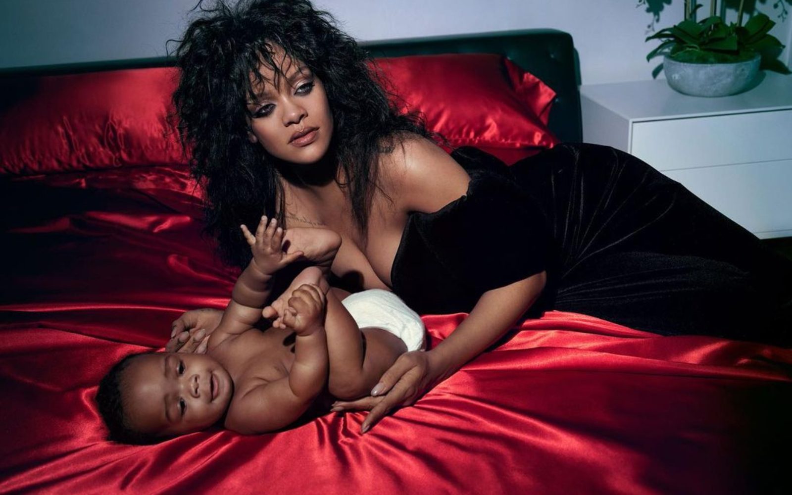 Rihanna o materinstvu: boga je prosila, naj bo prvorojenec sin