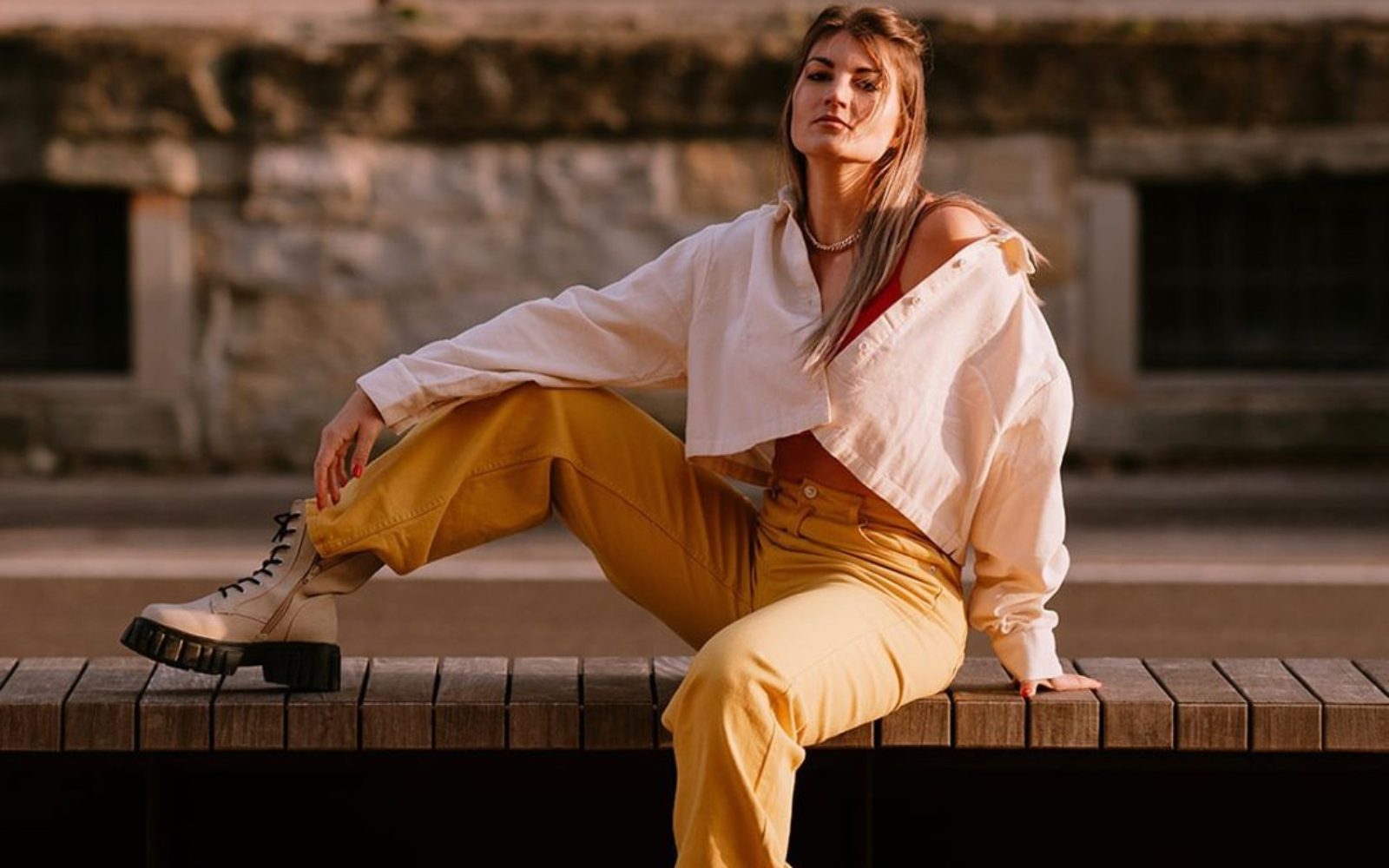 Predrzno: stranke vplivnici vračajo umazana in prepotena oblačila