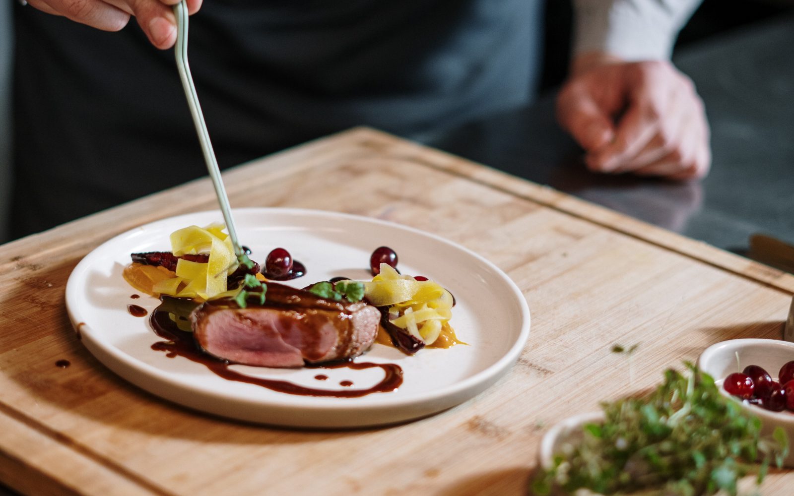 Trik, s katerim lahko preproste okuse spremenite v vrhunske