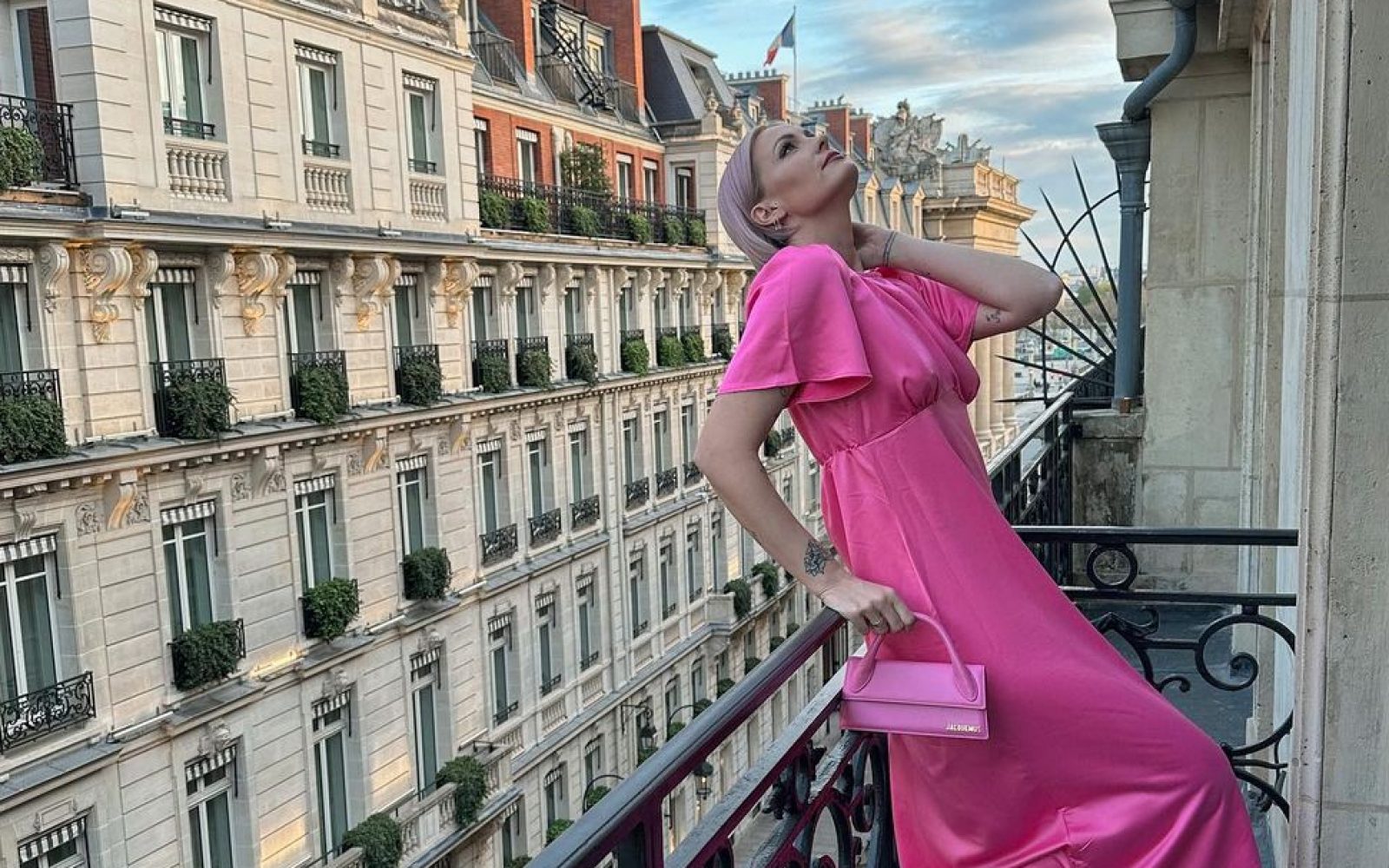 To je obleka, ki bo popestrila vašo poletno garderobo!