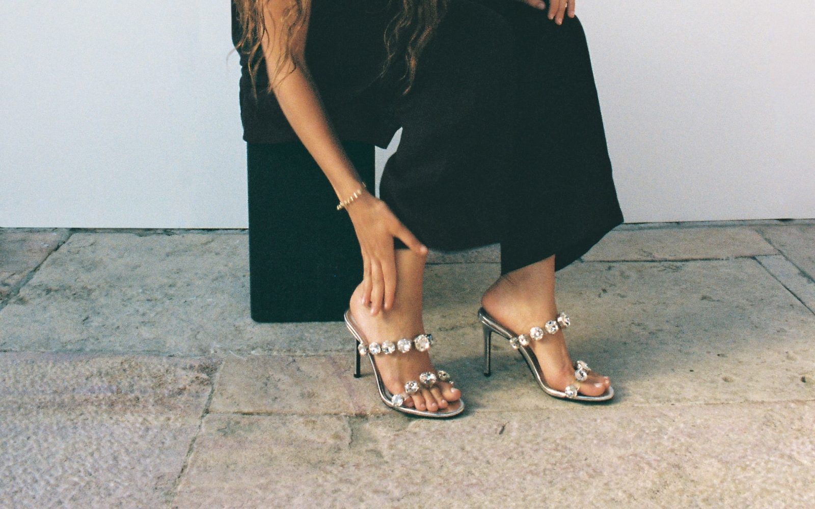 S temi sandali iz Zare bo vsak outfit videti elegantno!