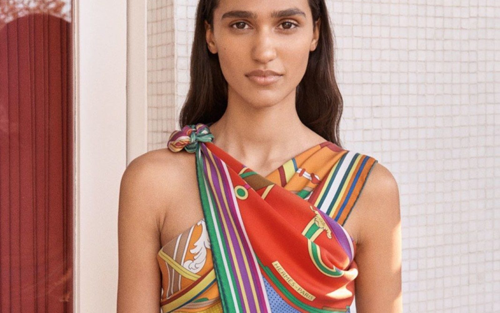 Ruta, zavezana kot top, je najbolj prikupen trend tega poletja