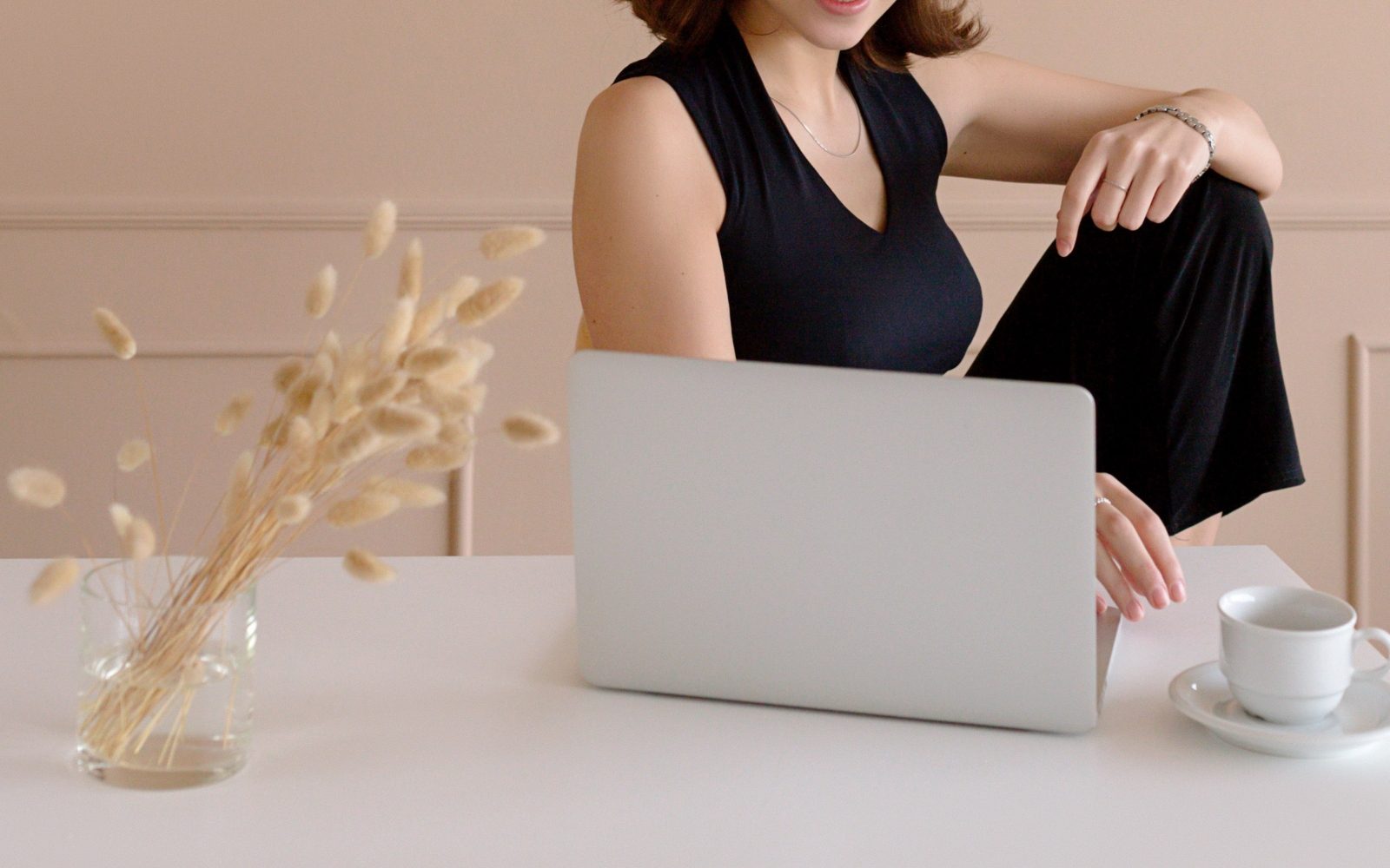 6 stvari, ki jih ima vsaka uspešna ženska na svoji pisalni mizi