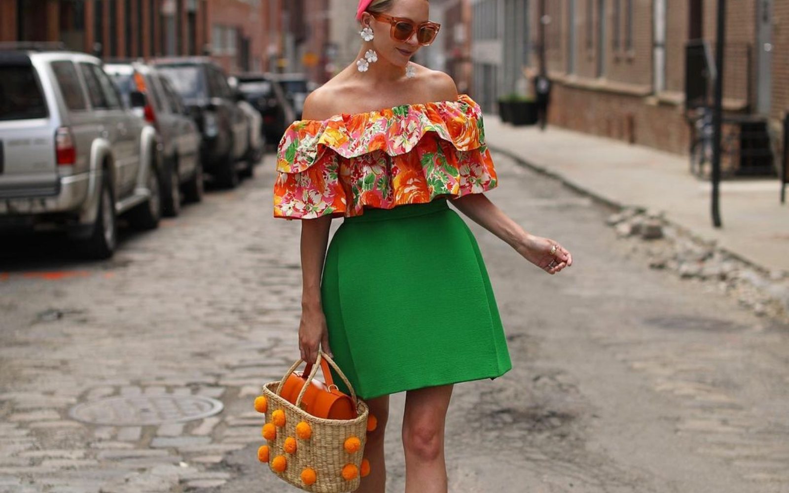 Kako nositi kombinacijo oranžne in zelene?