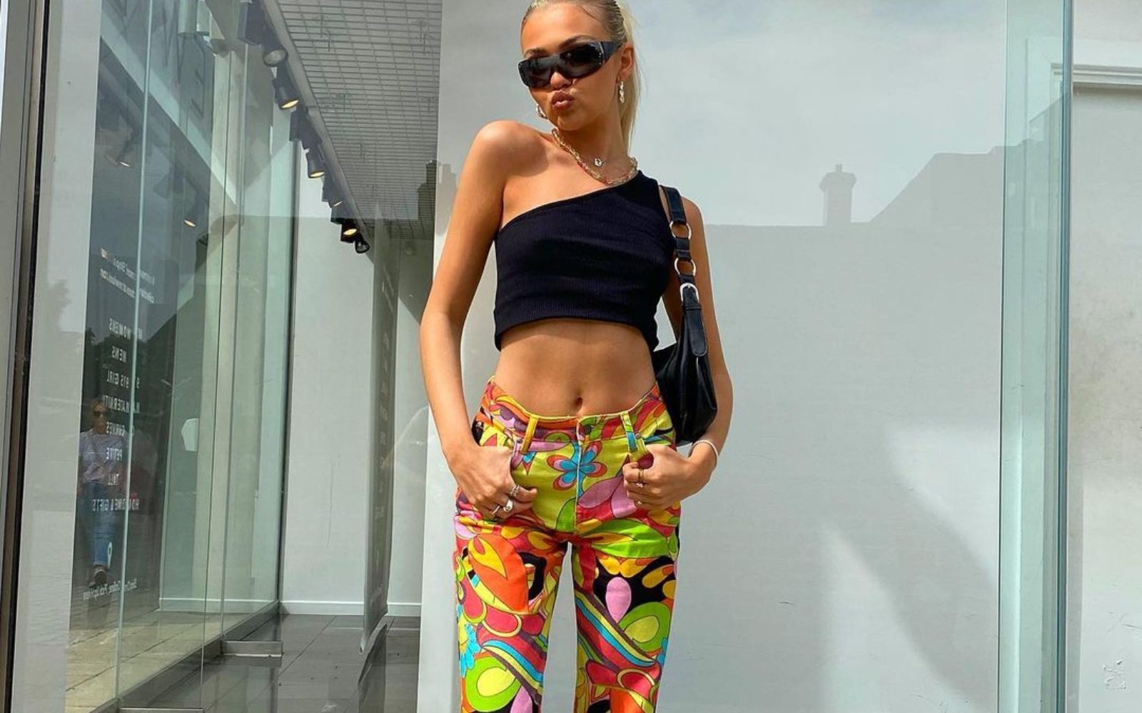 Pozabite na živahne tope – zdaj so v modi ‘party pants’!