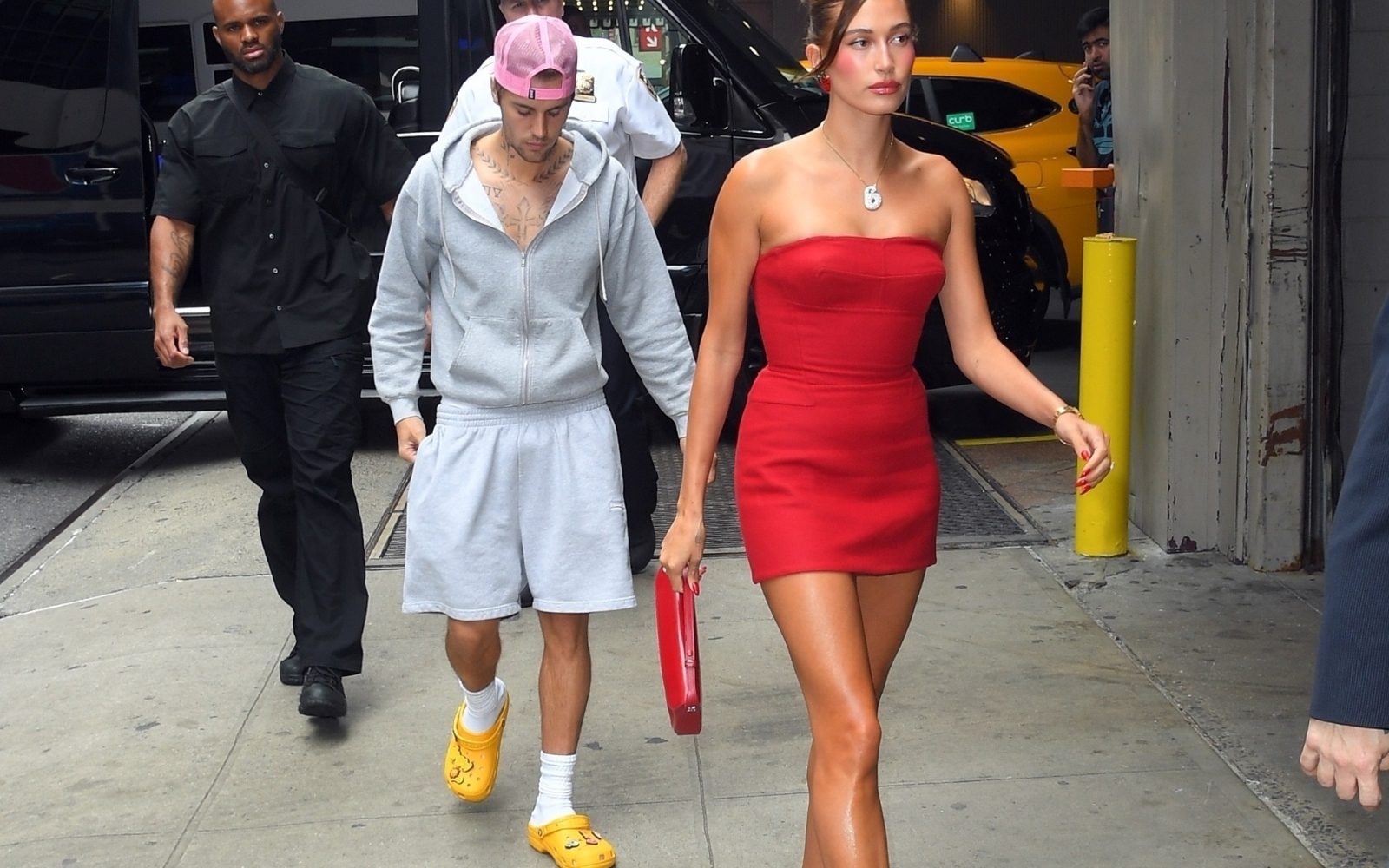 Šla sta na isti dogodek: Justin kot brezdomec, Hailey kot iz škatlice