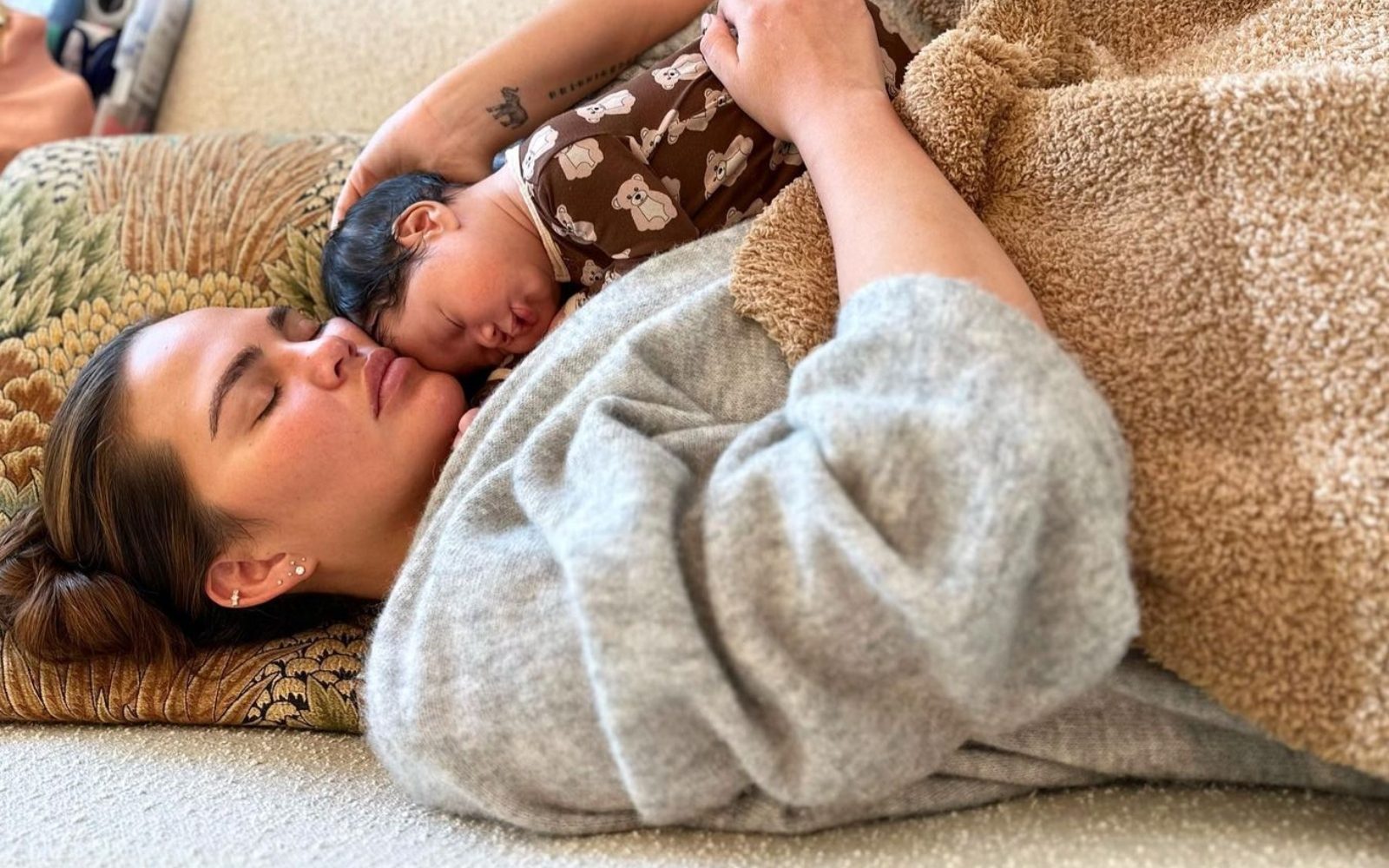 Tako iskrene so zvezdnice o poporodnem življenju