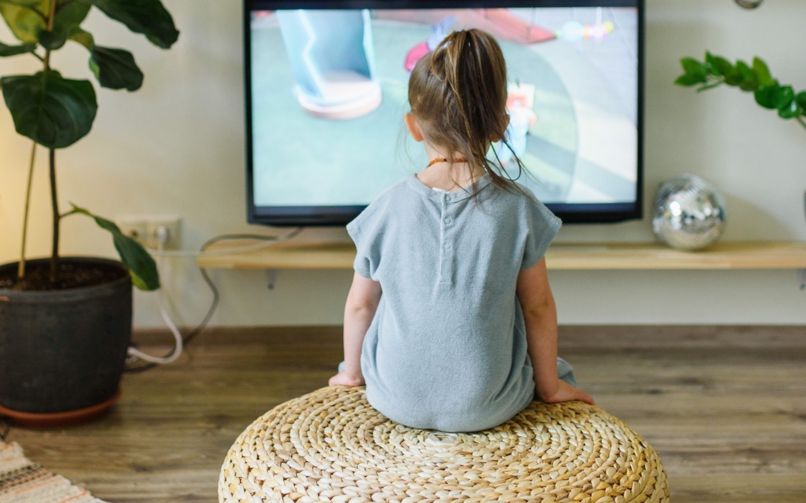 Koliko časa, preživetega pred zaslonom, bo škodilo otroku?