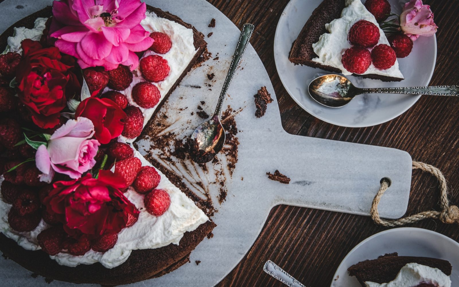 Najbolj slastna in lahka čokoladna torta brez moke