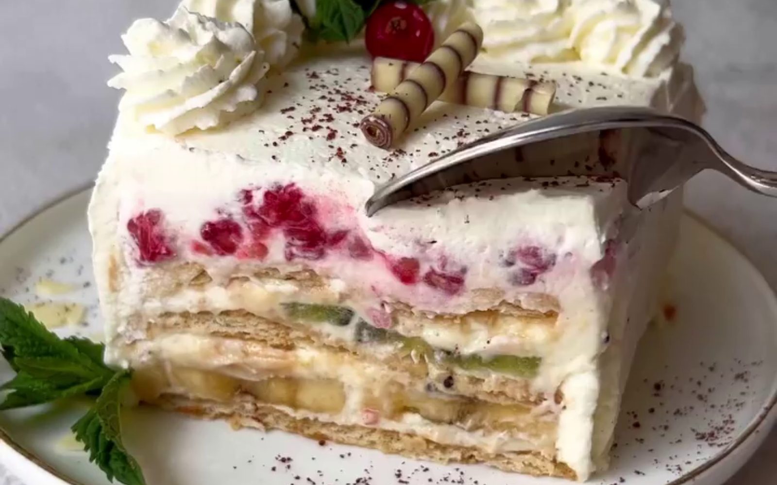 Poletna torta, ki je pripravljena v 10 minutah