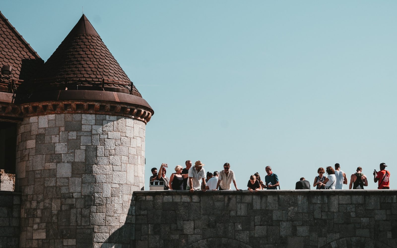 Zakaj se Slovenci še vedno podrejamo turistom?