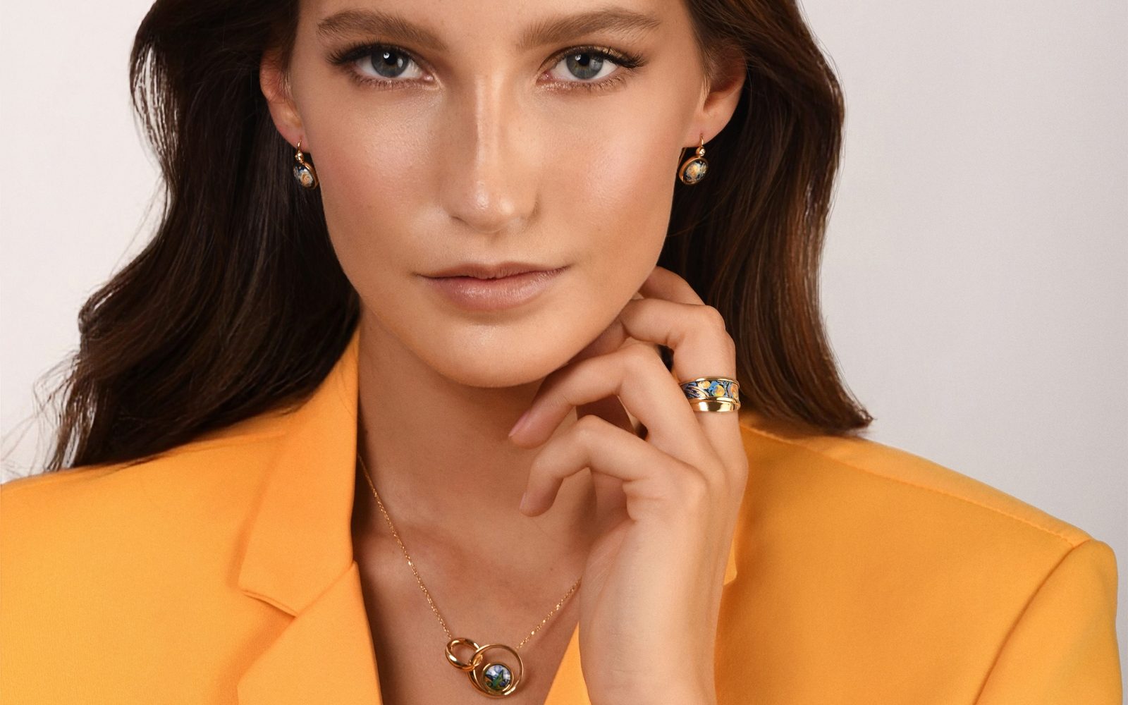 Popoln nakit za začetek jeseni navdihujejo dela slavnega Van Gogha