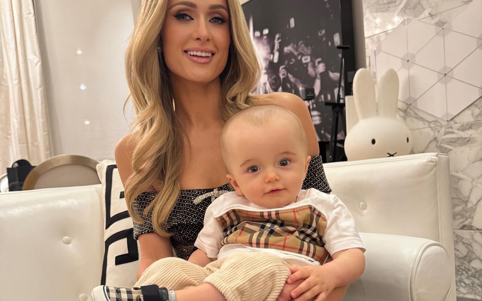Paris Hilton so komentarji o njenem sinu močno prizadeli