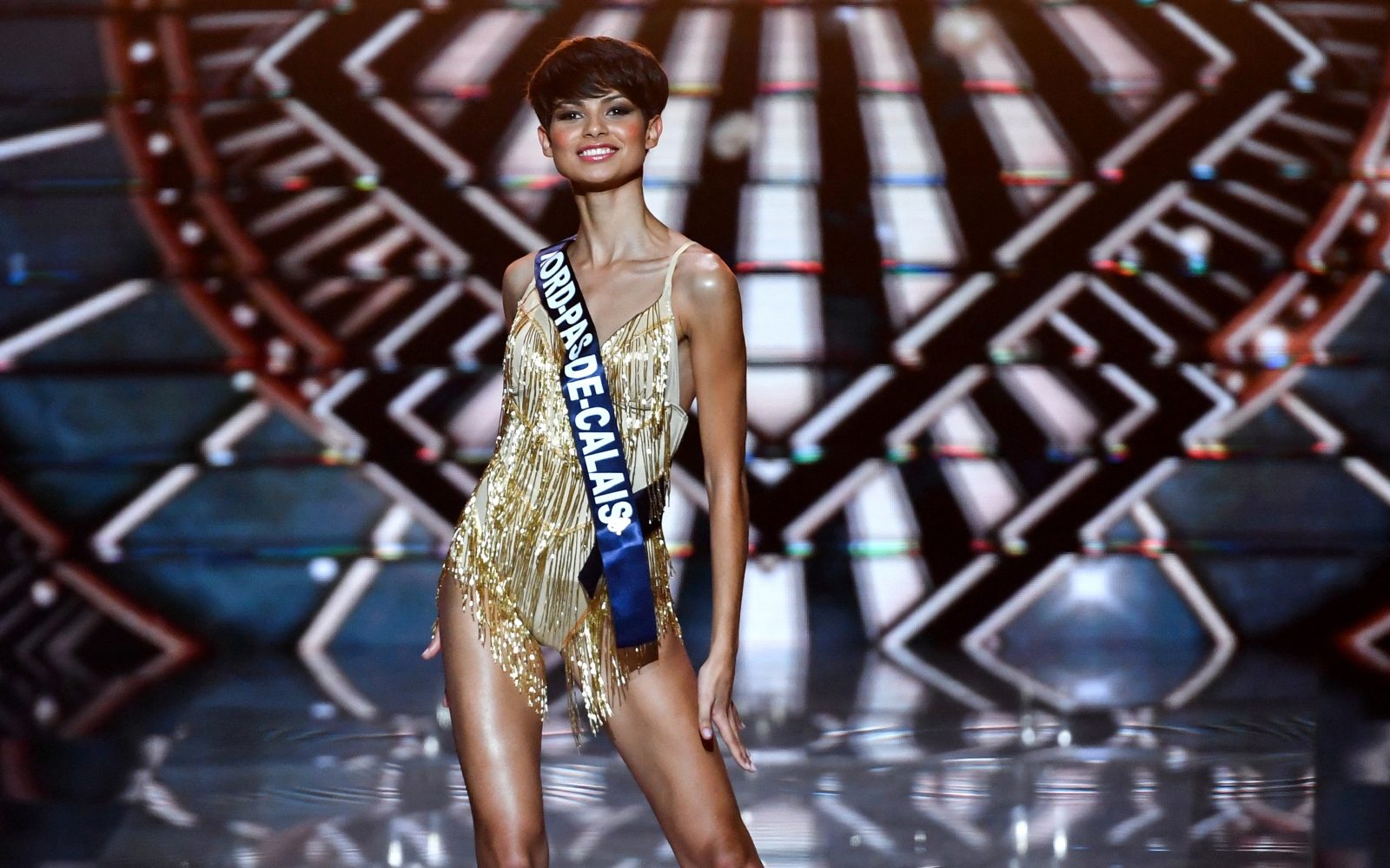 Ljudje so jezni, ker ima nova miss Francije ‘fantovsko’ pričesko