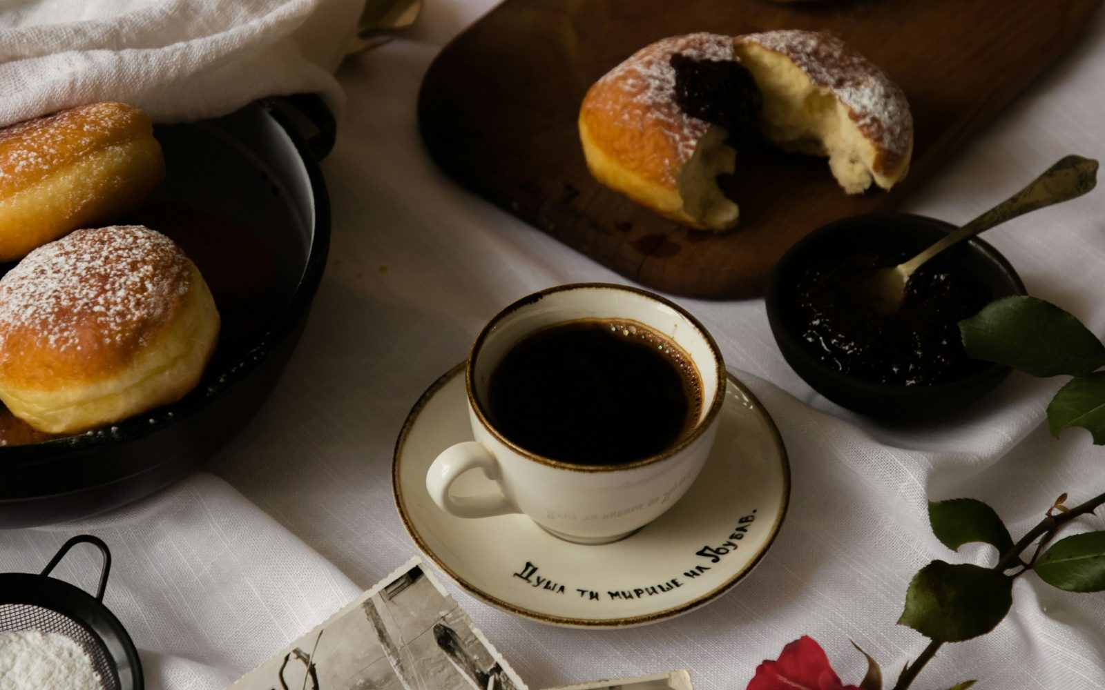 Ko zaradi navala na krofe razmišljaš, da bi poklical policijo